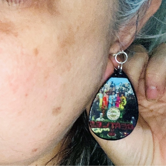 The Beatles SGT Peppers Dangle Earrings - Picture 12 of 13